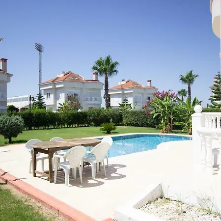 Golf Village Nadia באלאק